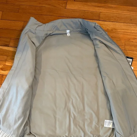 NWT Adidas Men's Light Gray Quilted Vest - sz M - Picture 2 of 4